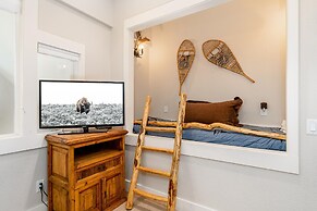 Saddle Ridge V2 3 Bedroom Condo by Moonlight Basin Lodging