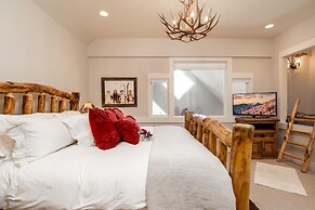 Saddle Ridge V2 3 Bedroom Condo by Moonlight Basin Lodging