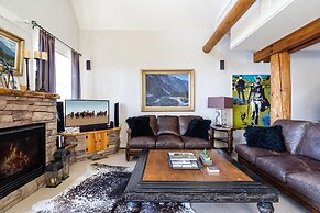 Saddle Ridge V2 3 Bedroom Condo by Moonlight Basin Lodging