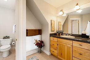 Saddle Ridge V2 3 Bedroom Condo by Moonlight Basin Lodging