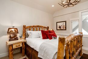 Saddle Ridge V2 3 Bedroom Condo by Moonlight Basin Lodging