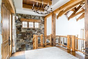 30 Spur Road 6 Bedroom Home by Moonlight Basin Lodging