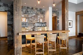 30 Spur Road 6 Bedroom Home by Moonlight Basin Lodging