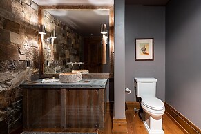 30 Spur Road 6 Bedroom Home by Moonlight Basin Lodging