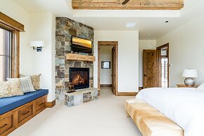 30 Spur Road 6 Bedroom Home by Moonlight Basin Lodging