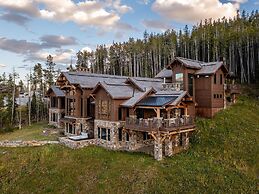 30 Spur Road 6 Bedroom Home by Moonlight Basin Lodging