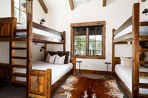30 Spur Road 6 Bedroom Home by Moonlight Basin Lodging