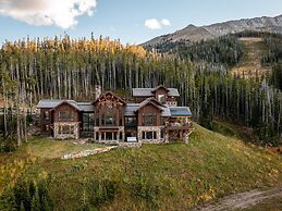 30 Spur Road 6 Bedroom Home by Moonlight Basin Lodging