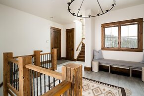 30 Spur Road 6 Bedroom Home by Moonlight Basin Lodging