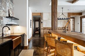 30 Spur Road 6 Bedroom Home by Moonlight Basin Lodging