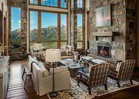 30 Spur Road 6 Bedroom Home by Moonlight Basin Lodging