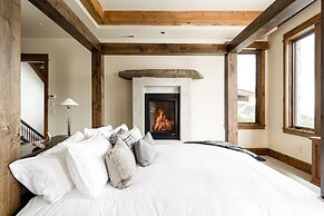 30 Spur Road 6 Bedroom Home by Moonlight Basin Lodging