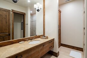 30 Spur Road 6 Bedroom Home by Moonlight Basin Lodging