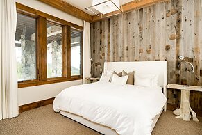 30 Spur Road 6 Bedroom Home by Moonlight Basin Lodging