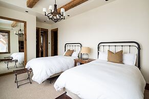 30 Spur Road 6 Bedroom Home by Moonlight Basin Lodging