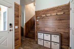 Saddle Ridge D1 3 Bedroom Condo by Moonlight Basin Lodging