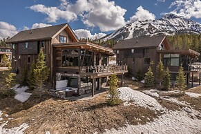 18 Alpine Bend 6 Bedroom Home by Moonlight Basin Lodging