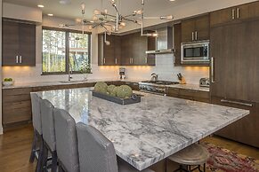 18 Alpine Bend 6 Bedroom Home by Moonlight Basin Lodging