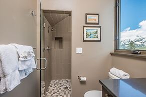 18 Alpine Bend 6 Bedroom Home by Moonlight Basin Lodging