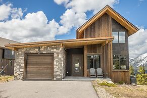 18 Alpine Bend 6 Bedroom Home by Moonlight Basin Lodging