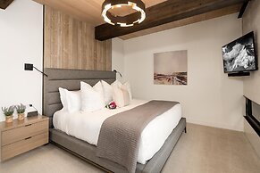 8a Treeline 5 Bedroom Home by Moonlight Basin Lodging