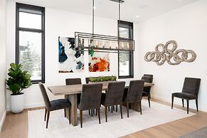 8a Treeline 5 Bedroom Home by Moonlight Basin Lodging