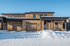 8a Treeline 5 Bedroom Home by Moonlight Basin Lodging