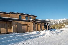 8a Treeline 5 Bedroom Home by Moonlight Basin Lodging