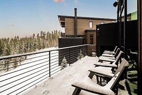 8a Treeline 5 Bedroom Home by Moonlight Basin Lodging