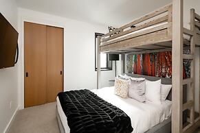 12a Treeline 5 Bedroom Townhouse by Moonlight Basin Lodging