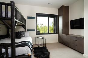 12a Treeline 5 Bedroom Townhouse by Moonlight Basin Lodging