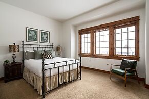 Luxury Suite 6a 3 Bedroom Condo by Moonlight Basin Lodging