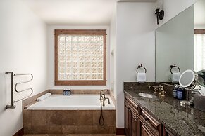 Luxury Suite 6a 3 Bedroom Condo by Moonlight Basin Lodging