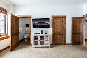 Luxury Suite 6a 3 Bedroom Condo by Moonlight Basin Lodging
