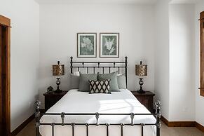 Luxury Suite 6a 3 Bedroom Condo by Moonlight Basin Lodging