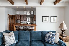 Luxury Suite 6a 3 Bedroom Condo by Moonlight Basin Lodging