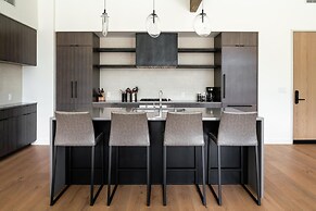 212 Lakelodge 3 Bedroom Condo by Moonlight Basin Lodging