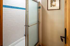 Penthouse 3 3 Bedroom Lodge by Moonlight Basin Lodging