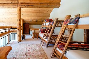 Penthouse 3 3 Bedroom Lodge by Moonlight Basin Lodging