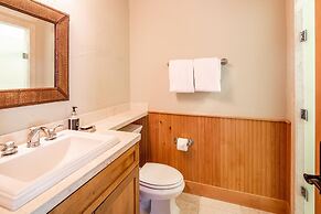 Penthouse 3 3 Bedroom Lodge by Moonlight Basin Lodging