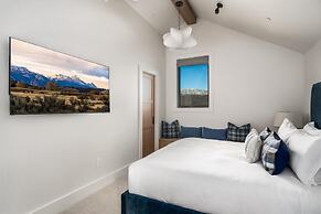 9 Deep Forest Drive 6 Bedroom Home by Moonlight Basin Lodging