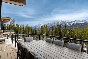 9 Deep Forest Drive 6 Bedroom Home by Moonlight Basin Lodging