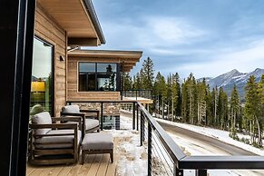 9 Deep Forest Drive 6 Bedroom Home by Moonlight Basin Lodging