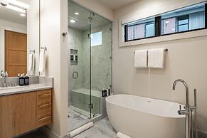 9 Deep Forest Drive 6 Bedroom Home by Moonlight Basin Lodging