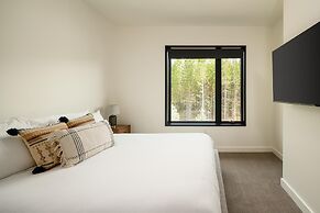 221 Lakelodge 2 Bedroom Condo by Moonlight Basin Lodging