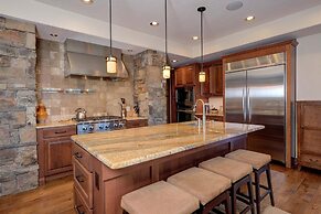 20 Peaks View 4 Bedroom Home by Moonlight Basin Lodging