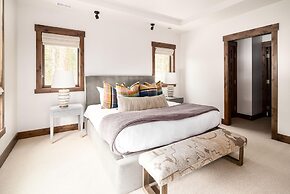 4 Diversion Lane 6 Bedroom Home by Moonlight Basin Lodging