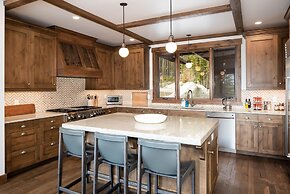 4 Diversion Lane 6 Bedroom Home by Moonlight Basin Lodging