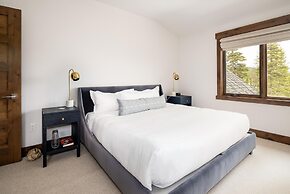 4 Diversion Lane 6 Bedroom Home by Moonlight Basin Lodging