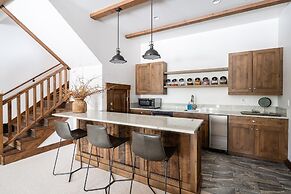 4 Diversion Lane 6 Bedroom Home by Moonlight Basin Lodging